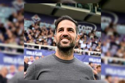 Cesc Fabregas Tolak Rumor Manajer MU, Singgung Rasa Hormat ke Carrick