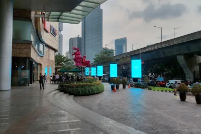 Flyer Viral di Mall Jakarta Isinya Apa Saja? Bentuknya Seperti CV, Benarkah Singgung Pelakor?