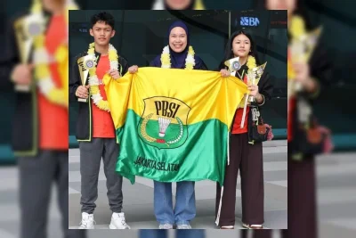 Ayu dan Rajendra Persembahkan Tiga Juara untuk PBSI Jakarta Selatan