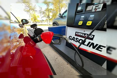 Harga Minyak Melonjak 2% ke Level Tertinggi 6 Bulan, Tanker di Selat Hormuz Diserang