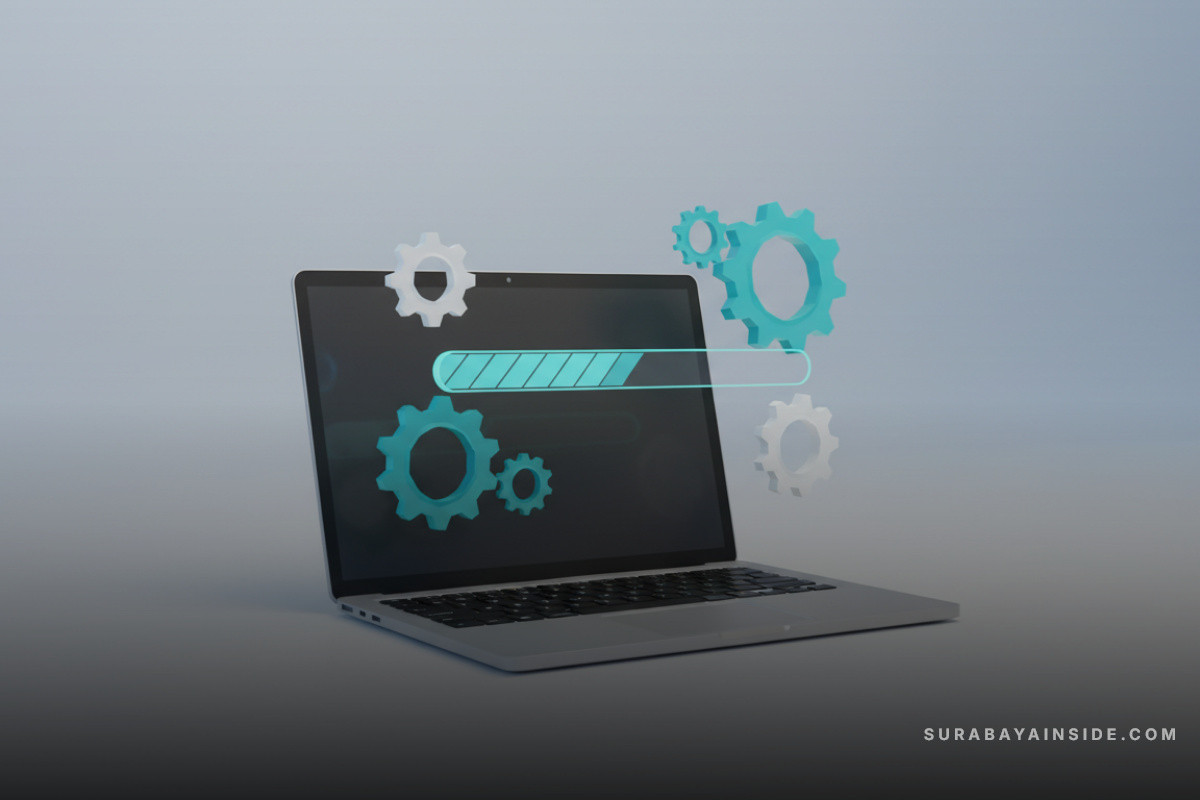 Cara Update Chromebook untuk TKA 2026 dan Mengatasi Error Your System Is Applying a Critical Update