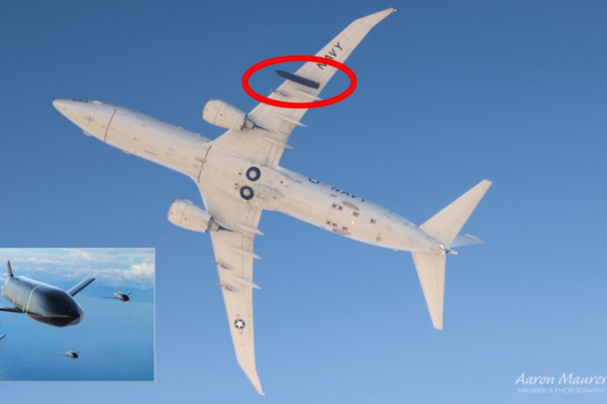 Foto Perdana P-8A Poseidon Angkatan Laut AS Terbang dengan Rudal LRASM