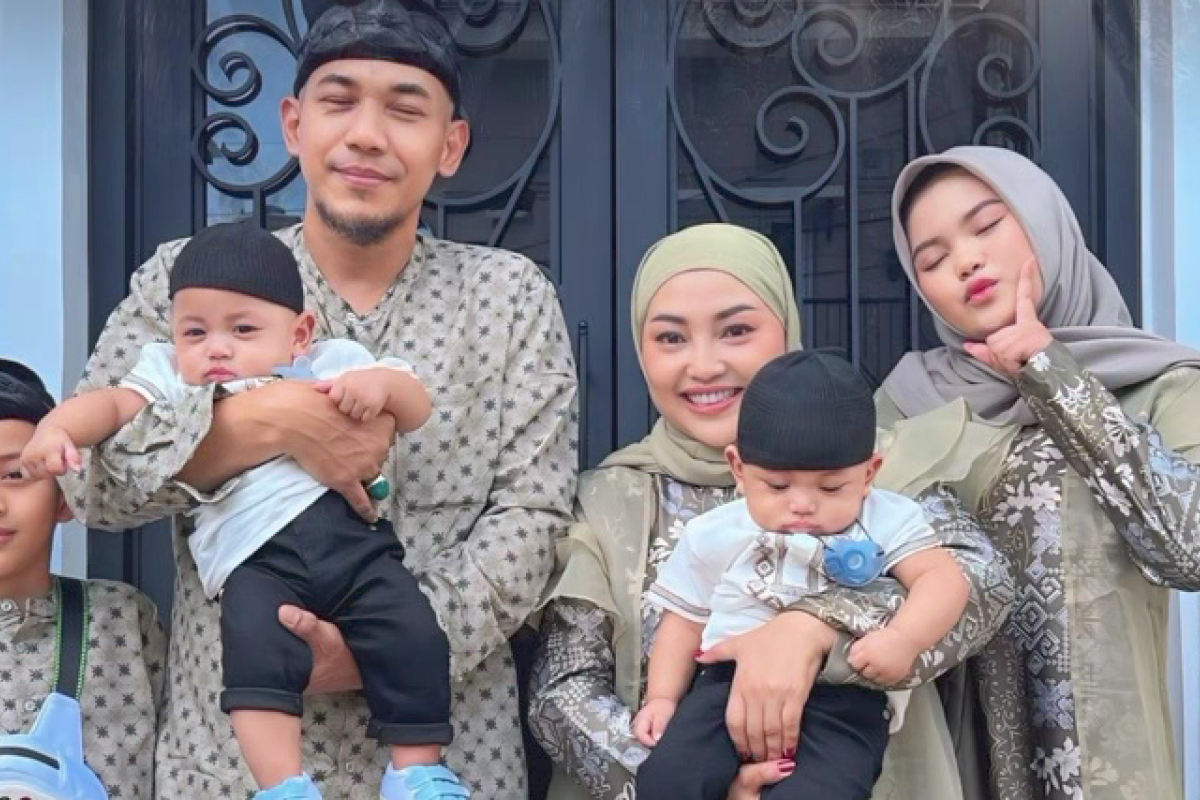 Siapa Suami Pertama Mpok Alpa? Inilah Biodata Komedian Nina Carolina yang Meninggal Karena Kanker Payudara