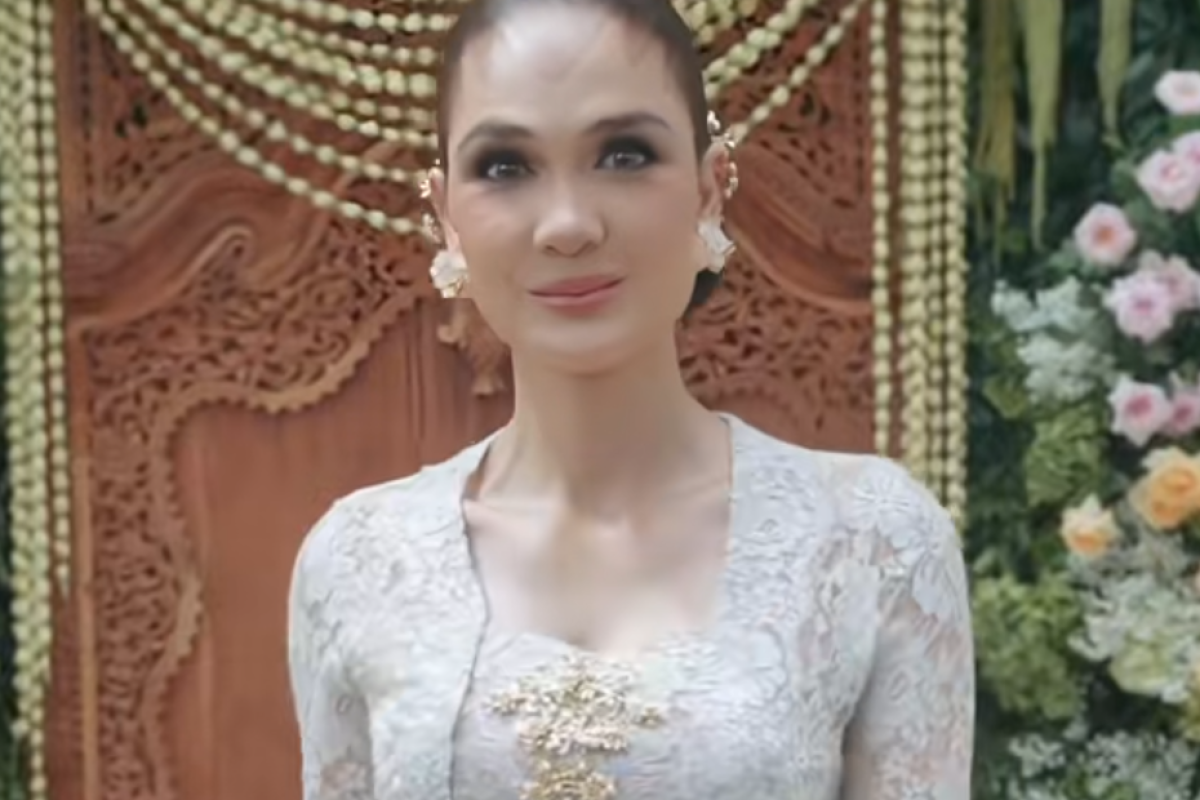 Filosofi Siraman Luna Maya dan Maxime Bouttier: Makna Mendalam di Balik Ritual Mandi Kembang Jelang Pernikahan
