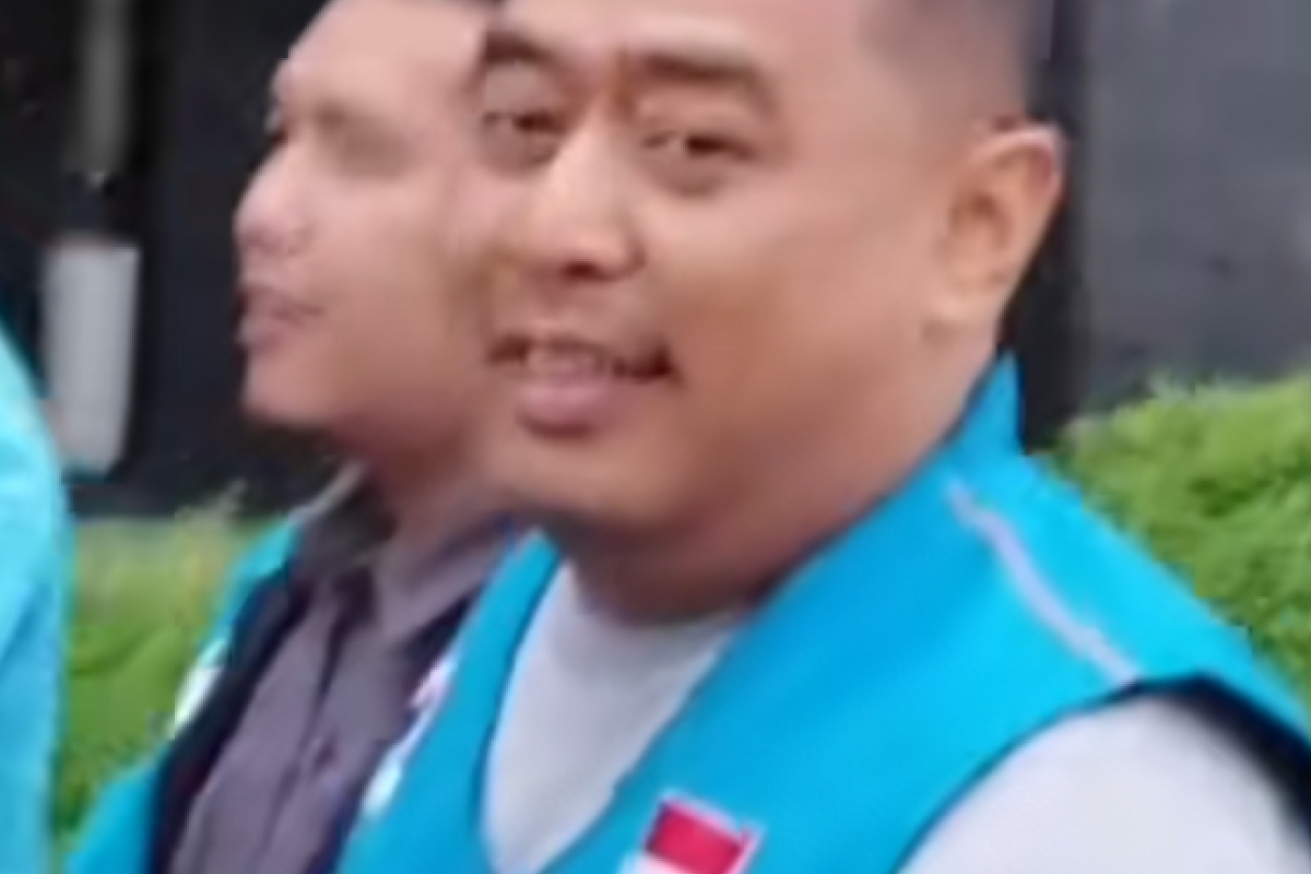 Siapa Anak dan Istri Hikmatullah? Anggota DPRD Cilegon Diduga Sengaja Tabrak Massa Aksi di Depan PT Bungasari, Bukan Orang Sembarangan!