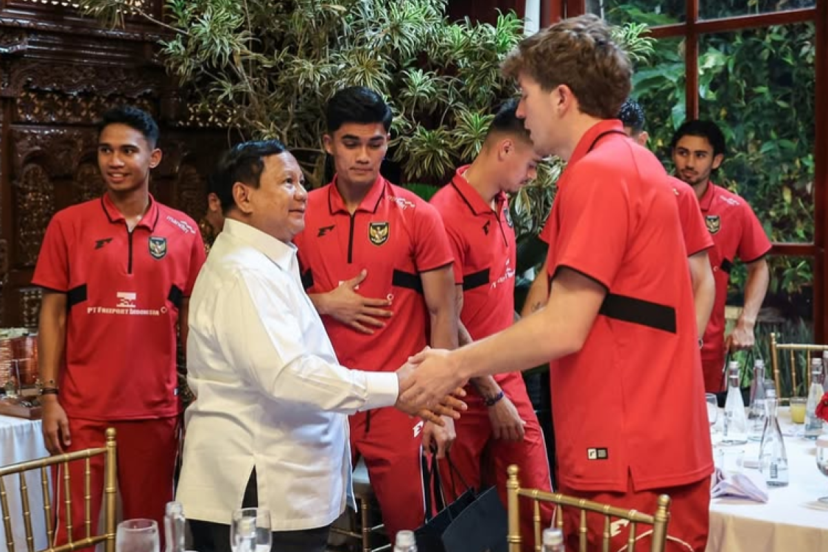 Dipertanyakan Ernest Prakarsa! Prasetyo Hadi Jelasakan Pemberian Jam Tangan Rolex pada Pemain Timnas Indonesia Berasal dari Dana Pribadi Presiden, Bukan APBN