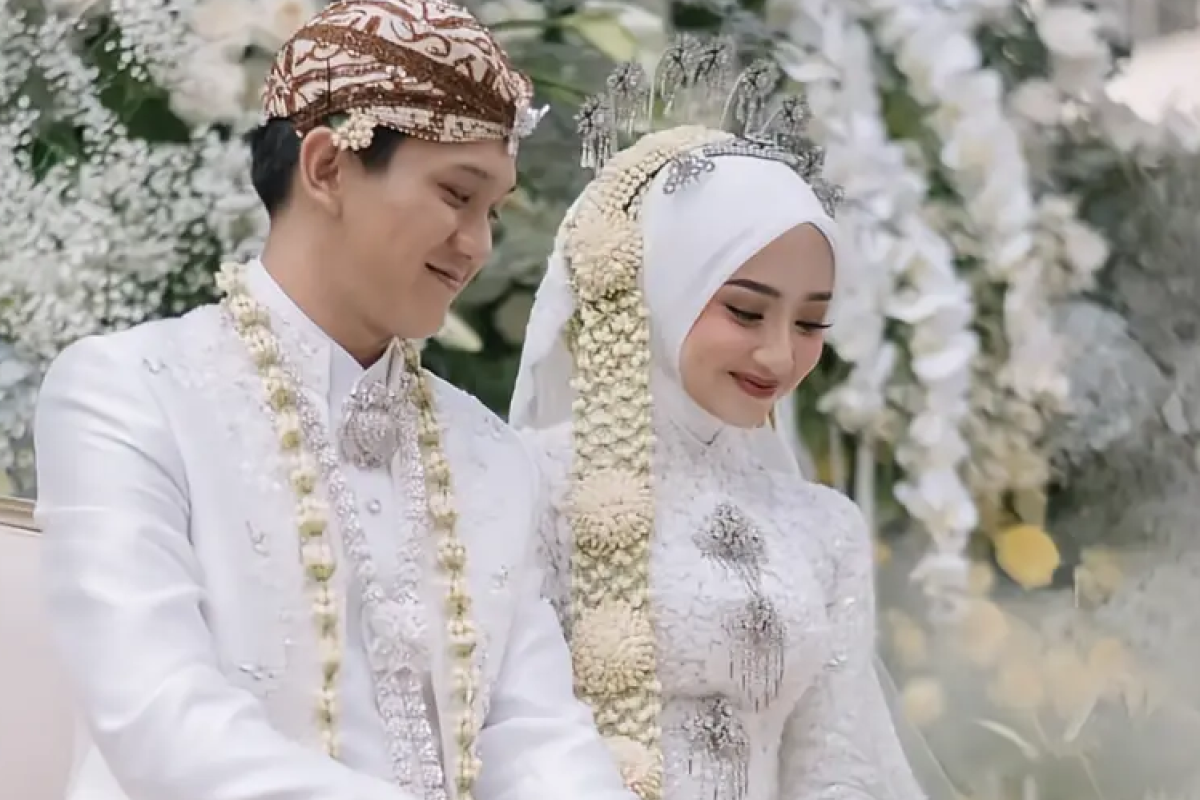 Selisih Umur Ansellma Putri dan Dinis Alvaro Berapa? Inilah Biodata TikToker Cantik Asal Bandung yang Telah Resmi Menikah