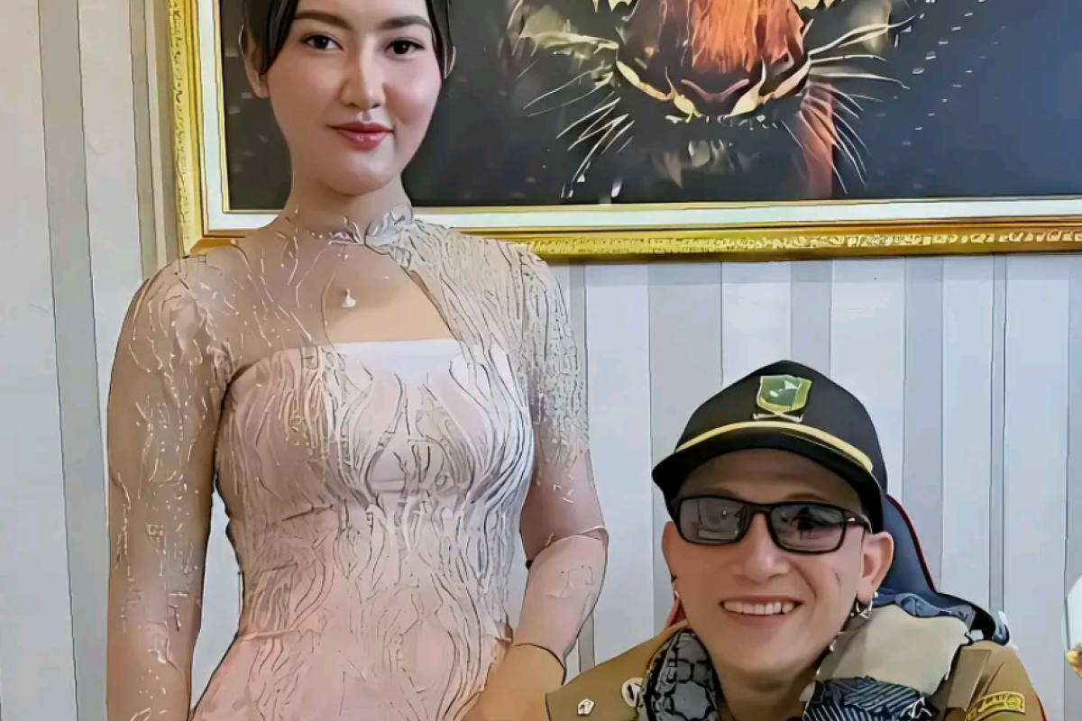 Siapa Anak dan Istri Kades Hoho? Kepala Desa Nyentrik yang Sukses Bangun Desa Lewat BumDes, Bukan Orang Sembarangan?