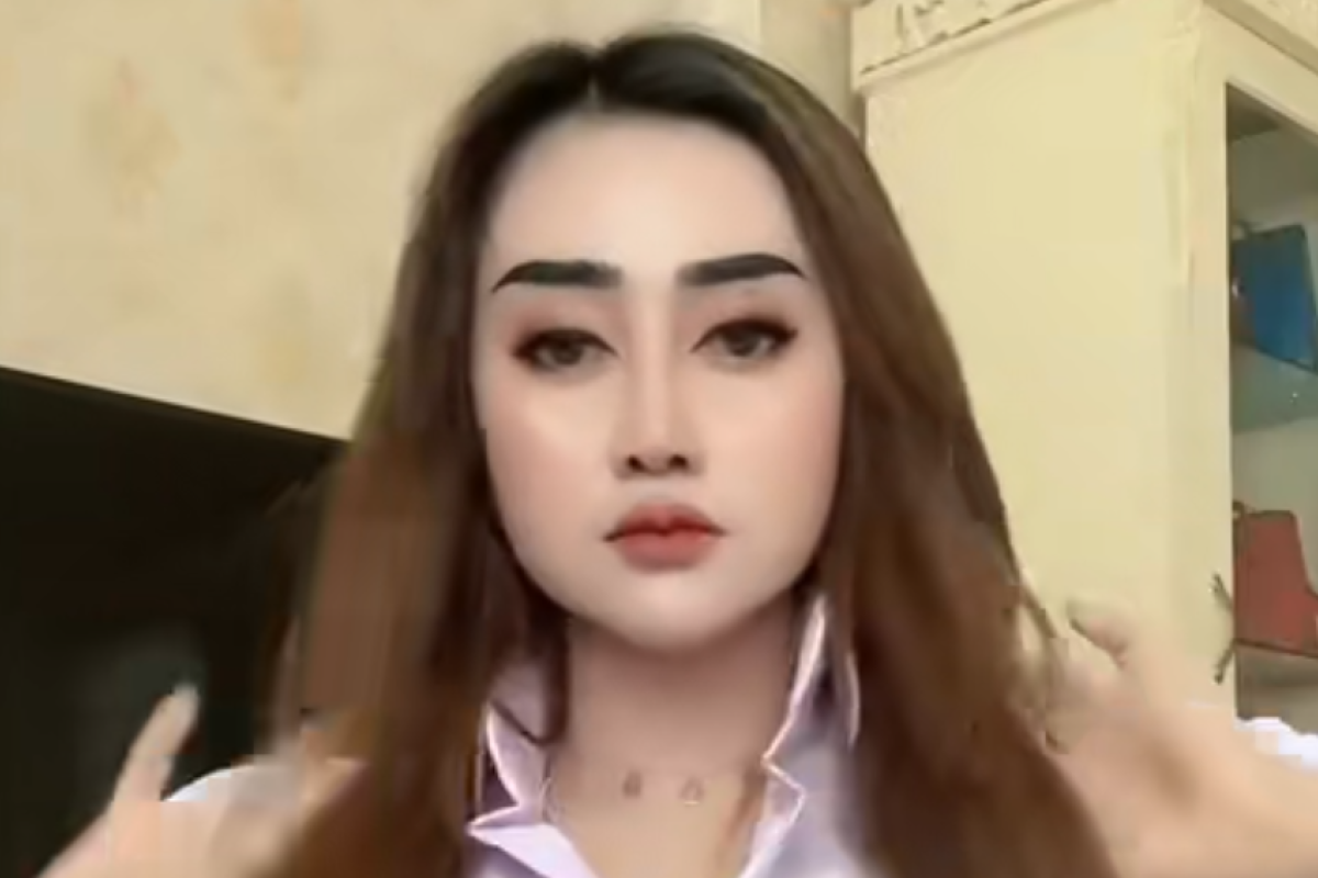 Profil Tampang Luluk Nuril Mantan Istri Polisi yang Pernah Viral karena Labrak Siswi Magang, Kini Dilaporkan Atas Penipuan Arisan, Lengkap: Umur, Agama dan IG