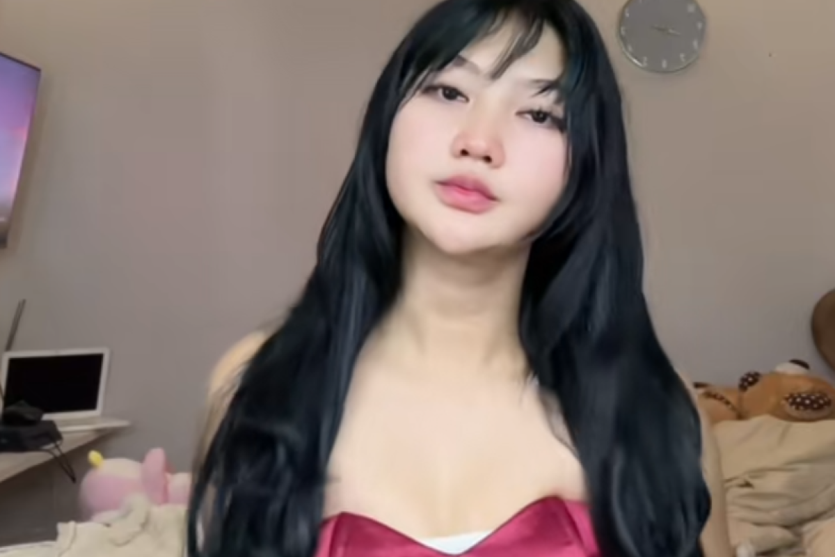 NO SENSOR! Video Diduga Erika Putri 8 Menit 21 Ganti Baju di Videy, Benarkah Pernah Heboh Prank Ojol?