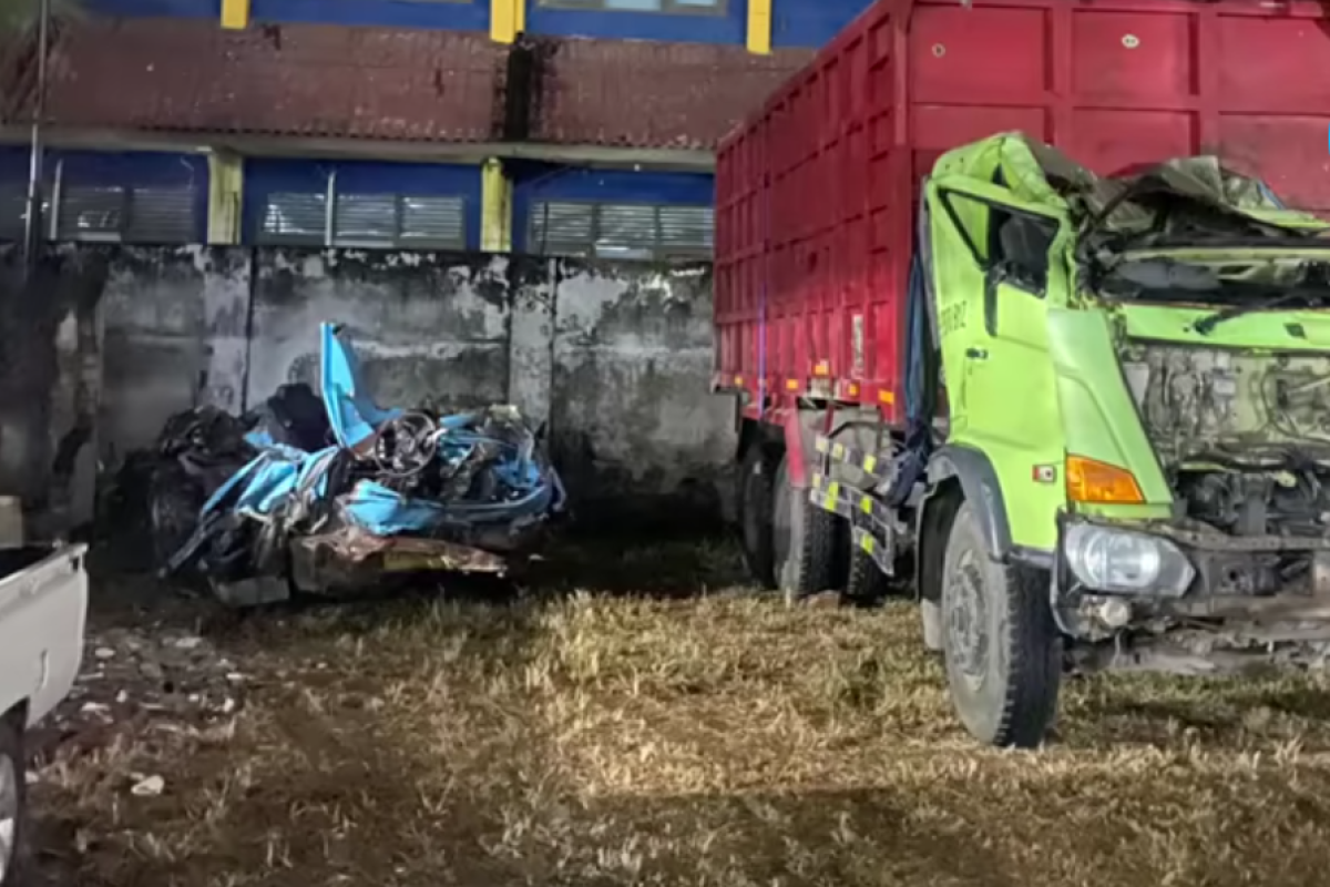 Video Evakuasi Kecelakaan Sopir Truk Penabrak Angkot Rombongan Guru SD di Purworejo: 11 Orang Meninggal Dunia