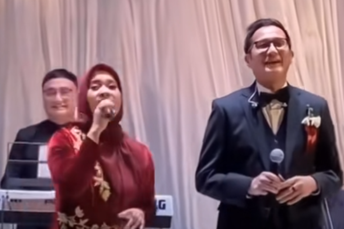 Siapa Menantu Ikke Nurjanah dan Aldi Bragi? Intip Sosok Adrian yang Resmi Menikah dengan Siti Adira Kania