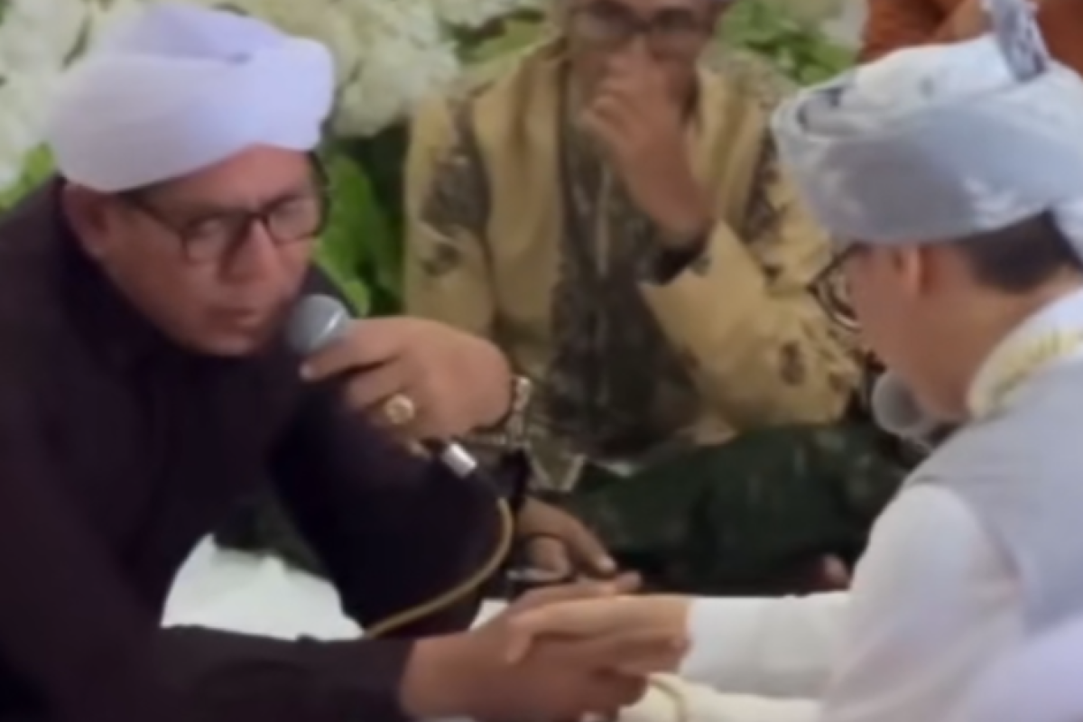 Berapa Umur Ning Ema Rizkiya? Istri Lora Ibrahim Al Khalilie Ulama Muda Asal Madura, Benarkah Masih di Bawah Umur?