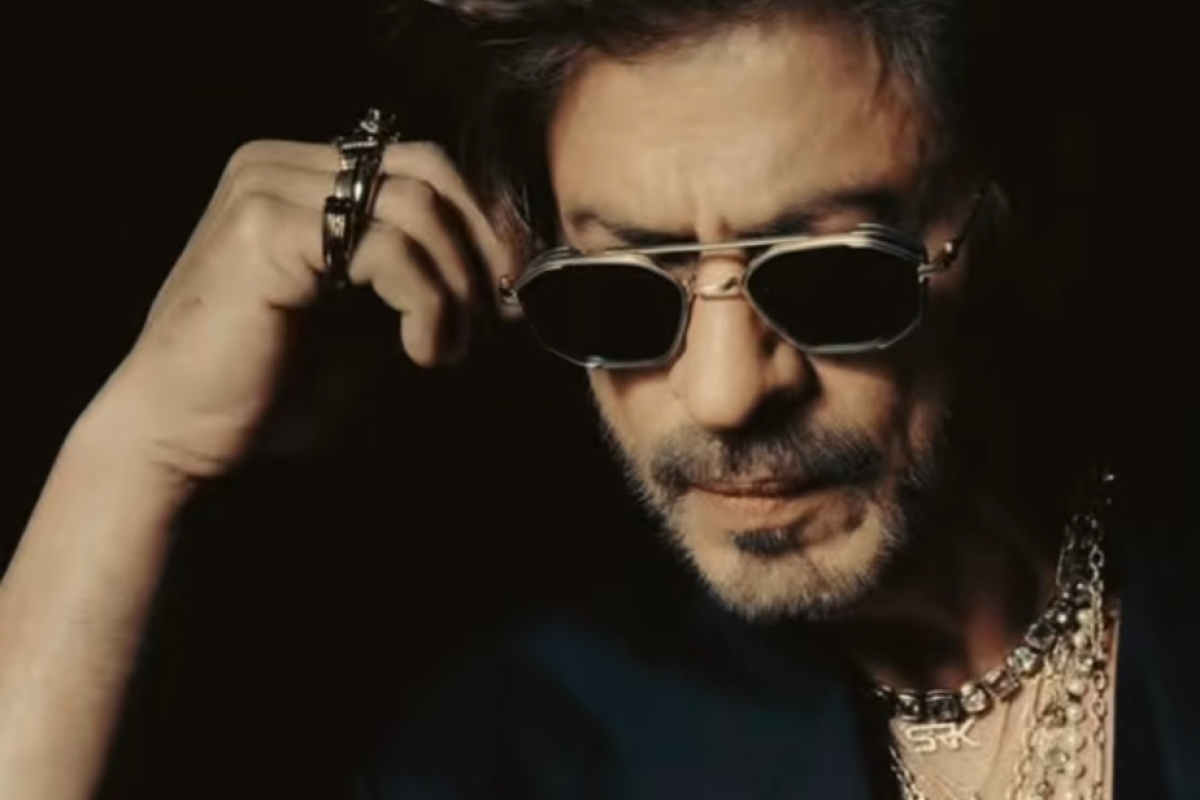 Shah Rukh Khan Tampil Perdana di Met Gala 2025 dengan Gaya Sederhana Namun Memukau