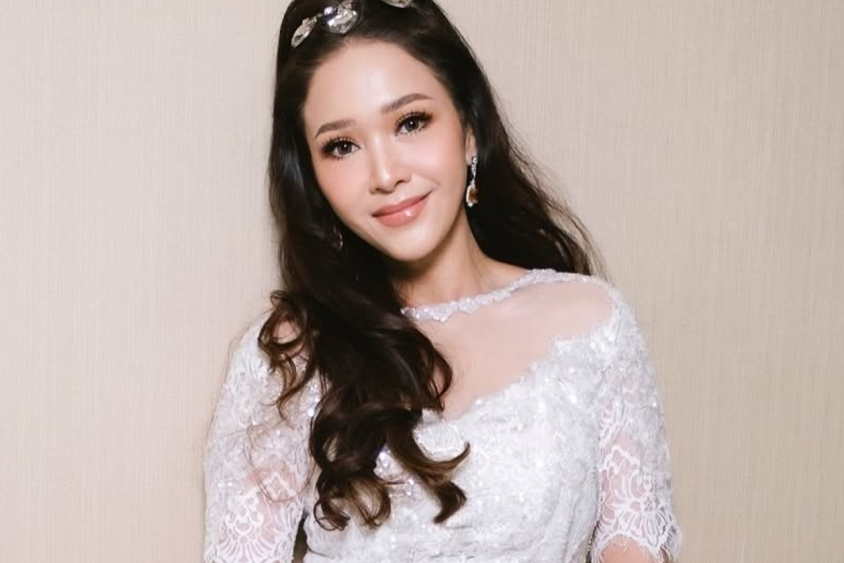 Kalung Blue Sapphire Maia Estianty Hingga Gelang, Anting, Bross hingga 89 Karat Bikin Heboh, Berikut Rincian Harganya