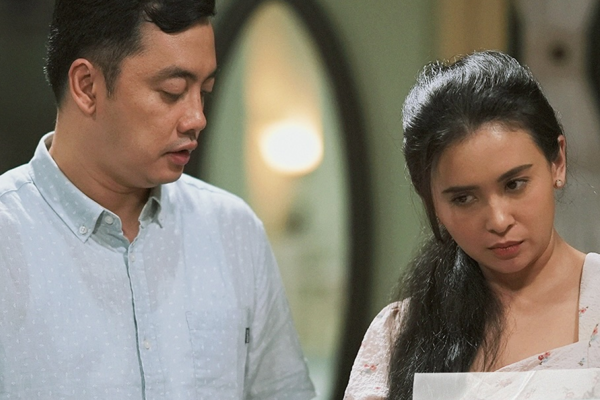 Fakta dan Penjelasan Ending Film Cocote Tonggo 2025 Dibintangi Bayu Skak: Mampukah Marni dan Luki Bertahan Melawan Tetangga Julid?