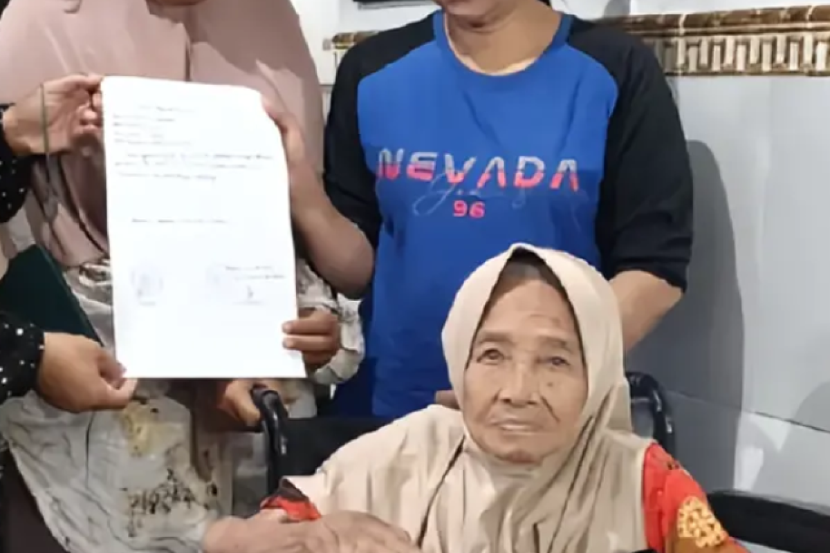 Ibu Nasikah Diantar Dua Anak Kandung ke Panti Jompo, Alasannya Menggegerkan Warganet