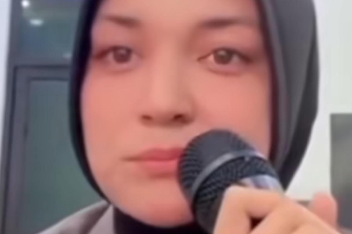 Viral di TikTok, Polwan Polda Sumbar Dhea Friesca Tuai Kontroversi Usai Karaoke Saat Live: Pro Kontra dari Warganet hingga Permintaan Maaf