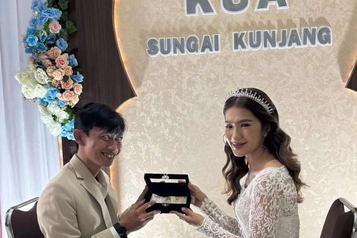 Selisih Umur Yono Bakrie dan Vini Caroline Berapa? Inilah Biodata Komika yang Telah Resmi Menikah