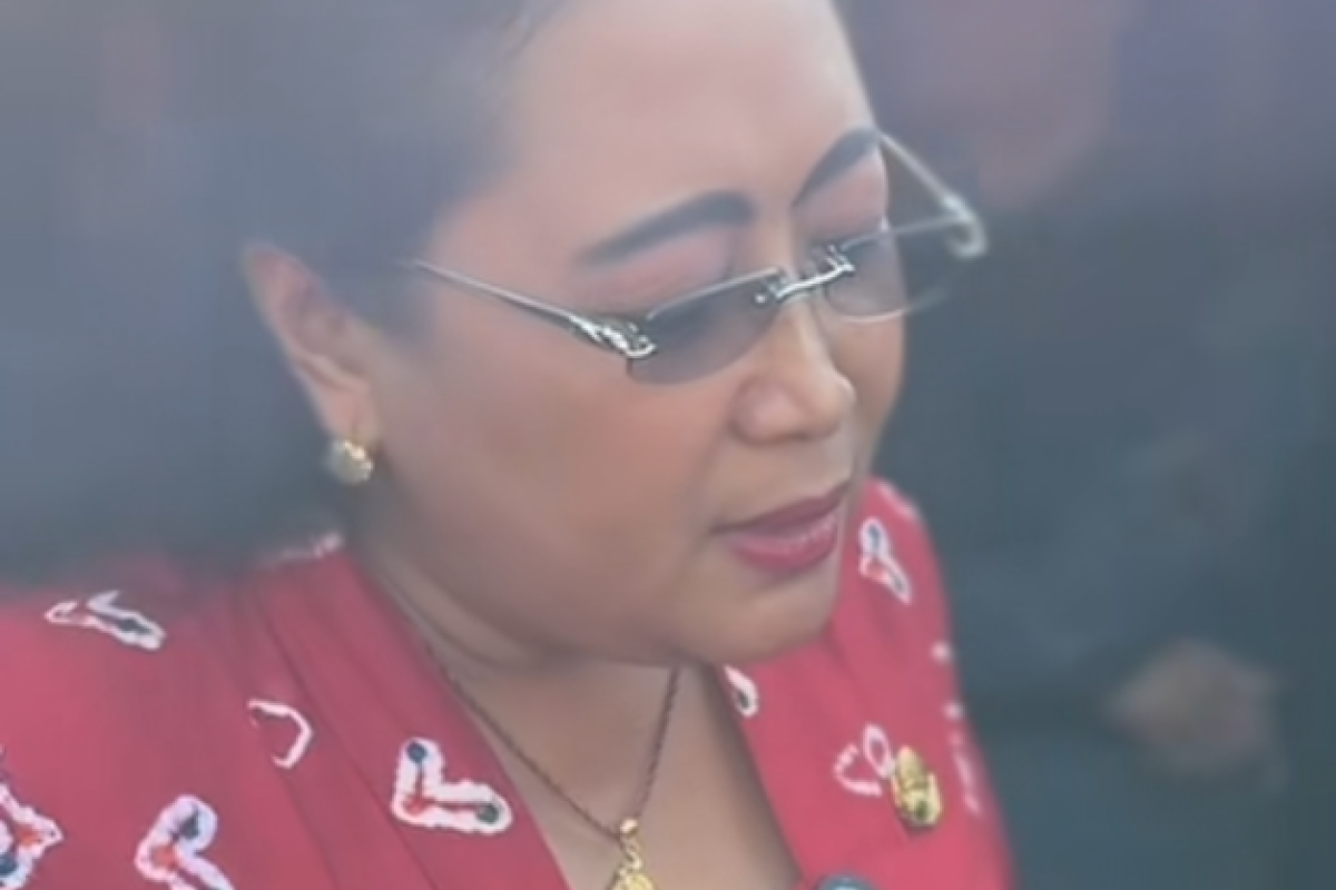 Siapa Suami dan Anak Hj. Endah Subekti Karyadi? Bupati Gunungkidul yang Ngamuk dan Lempar Asbak ke Penipu yang Pernah Catut Namanya, Bukan Orang Sembarangan?