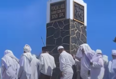 Rombongan Berbaju Putih yang Sedang Ritual di Gunung Lawu, Benarkah Aliran Sekte Sesat? 