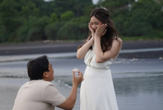 KABAR BAHAGIA! Billy Syahputra Resmi Melamar Vika Kolesnaya pada Selasa, 25 Maret 2025 di Tepi Pantai