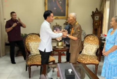 Gibran Rakabuming Bertemu Try Sutrisno: Silaturahmi Bersejarah yang Menyentuh Hati Publik, Ini Cerita Lengkapnya