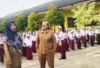 Viral! Aksi Guru SD di Lampung Nyaris Cekik Siswa Saat Upacara, Siswa Lain Berhamburan Takut, Netizen Geram